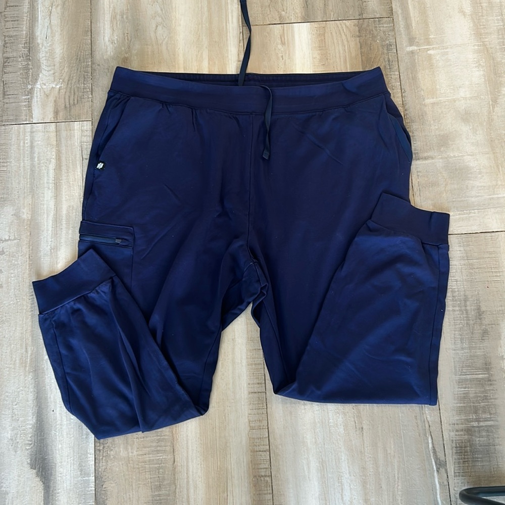 3x Jaanuu scrub bottoms